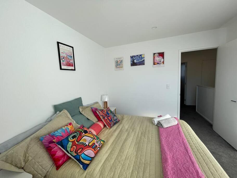 Holiday home Cbd 2 Bedroom Parkside Living By Hagley With Free Parking