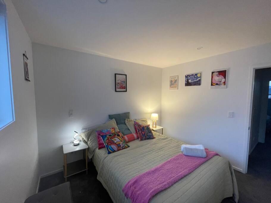 Cbd 2 Bedroom Parkside Living By Hagley With Free Parking