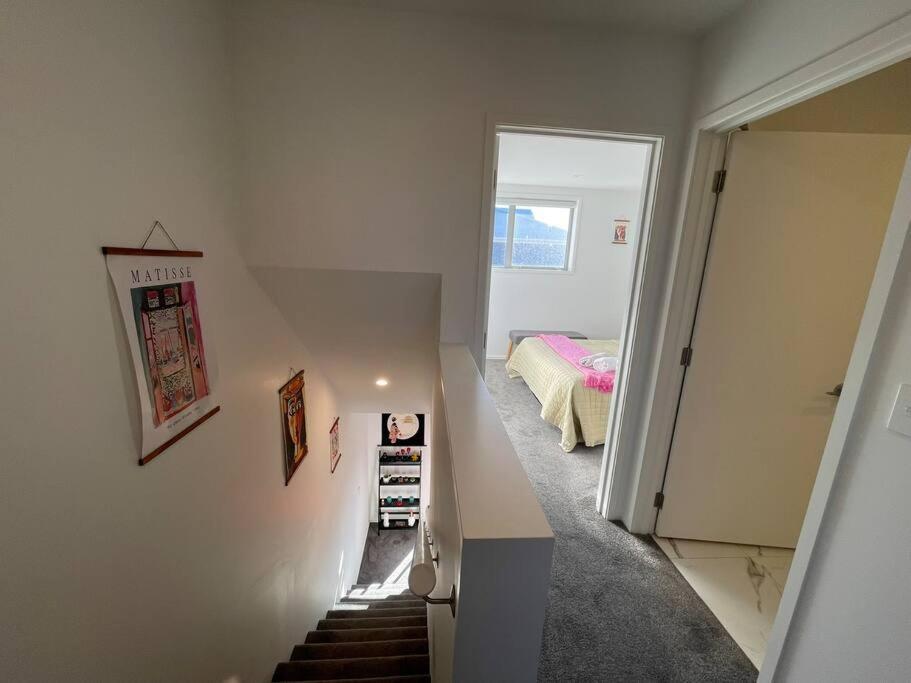 Cbd 2 Bedroom Parkside Living By Hagley With Free Parking Holiday home *