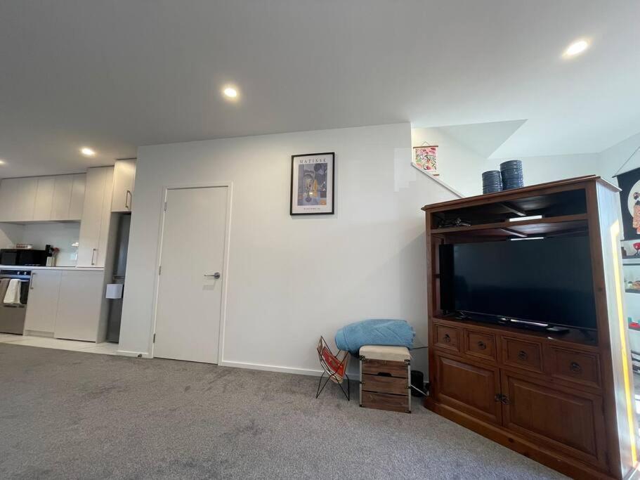 Holiday home Cbd 2 Bedroom Parkside Living By Hagley With Free Parking