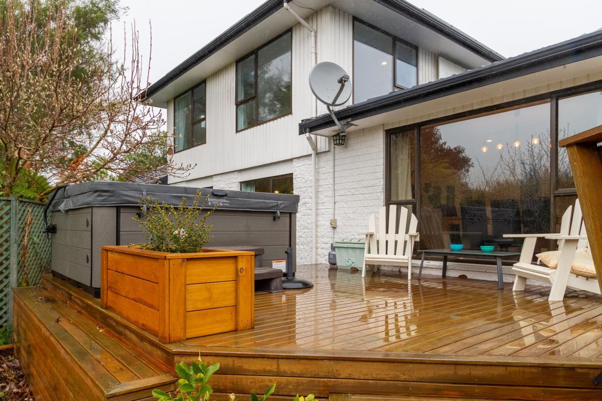 Modern Comforts In Hoon Hay