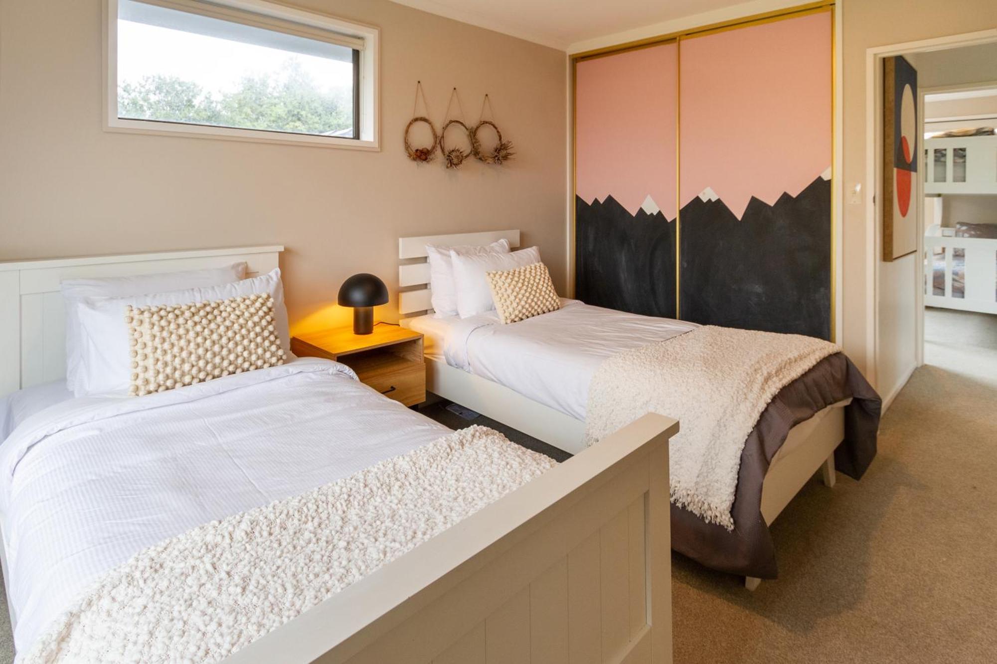 Modern Comforts In Hoon Hay Apartment Christchurch