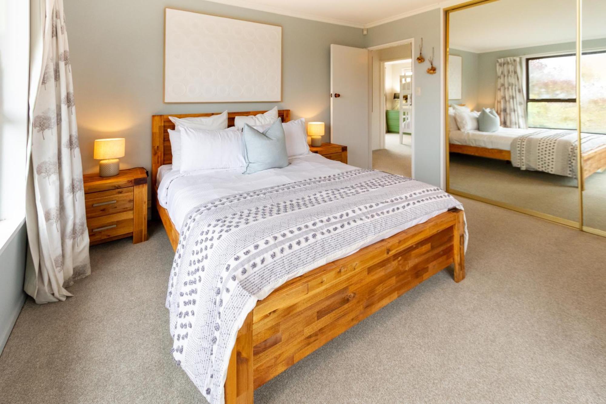 Modern Comforts In Hoon Hay * Christchurch