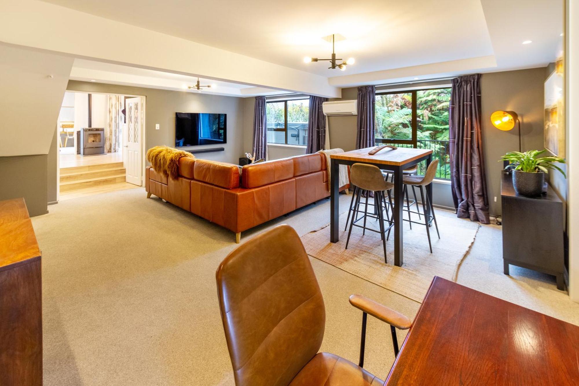 Modern Comforts In Hoon Hay Apartment *