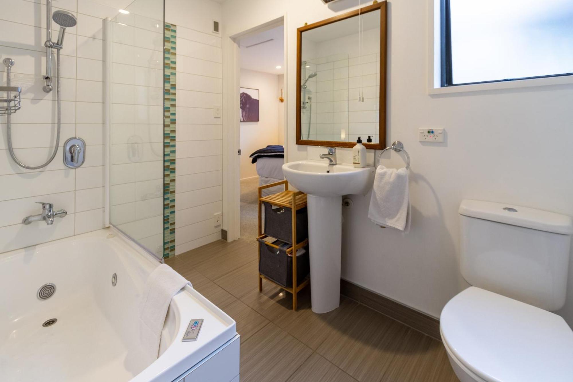 Apartment Modern Comforts In Hoon Hay