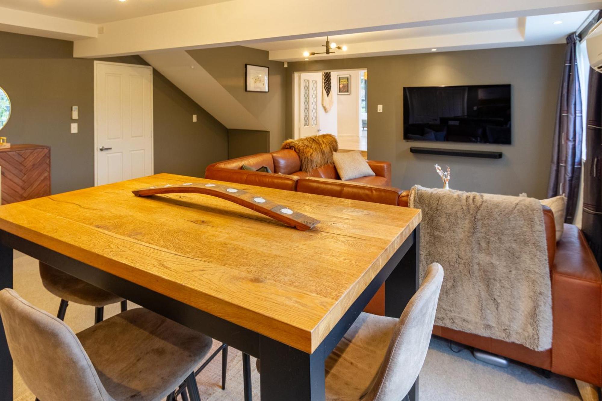 Modern Comforts In Hoon Hay Apartment