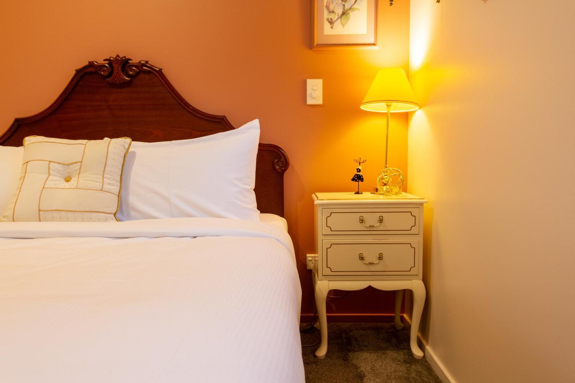 Your Charming And Cosy Urban Away From * Christchurch