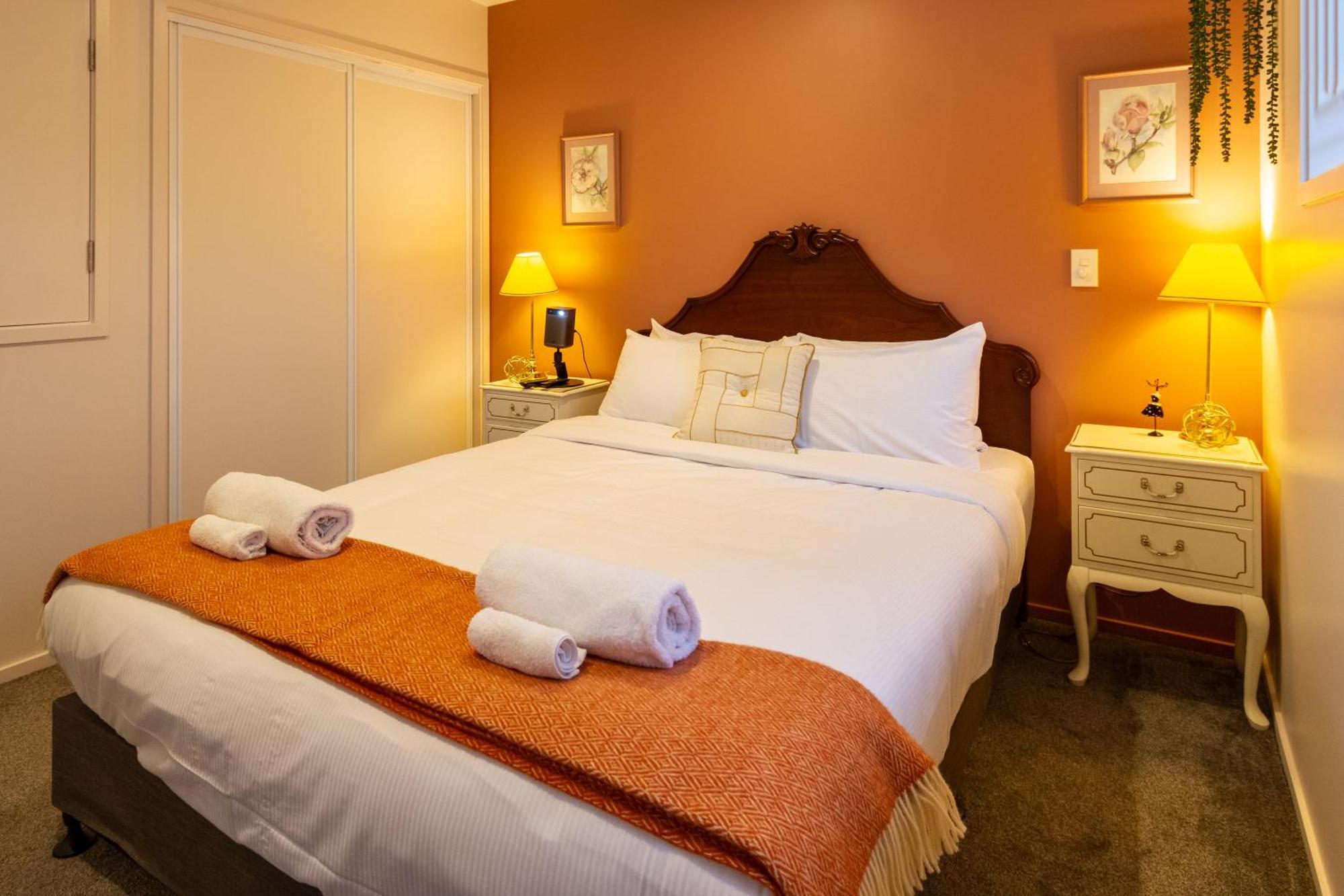 Your Charming And Cosy Urban Away From *