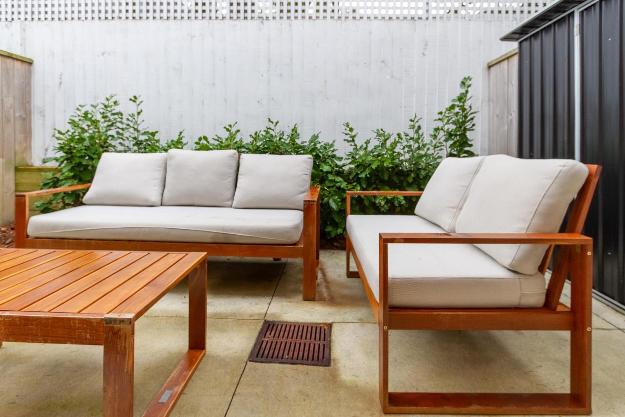 Your Charming And Cosy Urban Away From Christchurch
