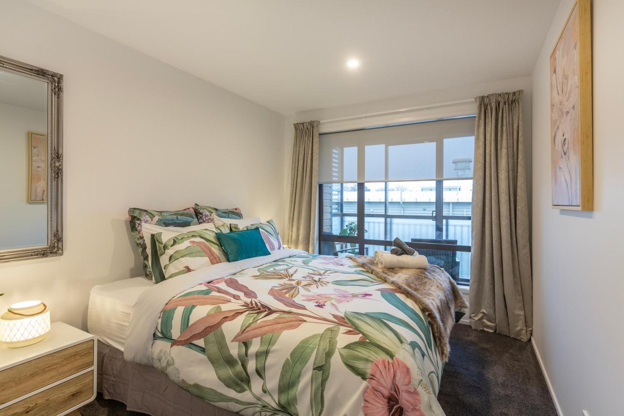 Stylish Central City Apartment On Bealey
