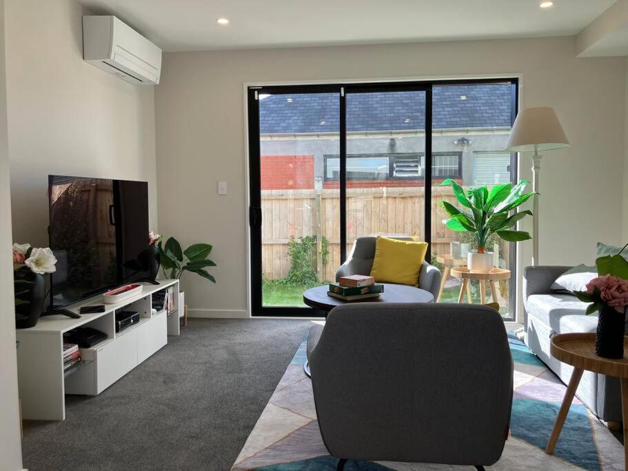 2-bedroom Ensuite, Close To City, Comfortable, Accessible With Own Parking Christchurch