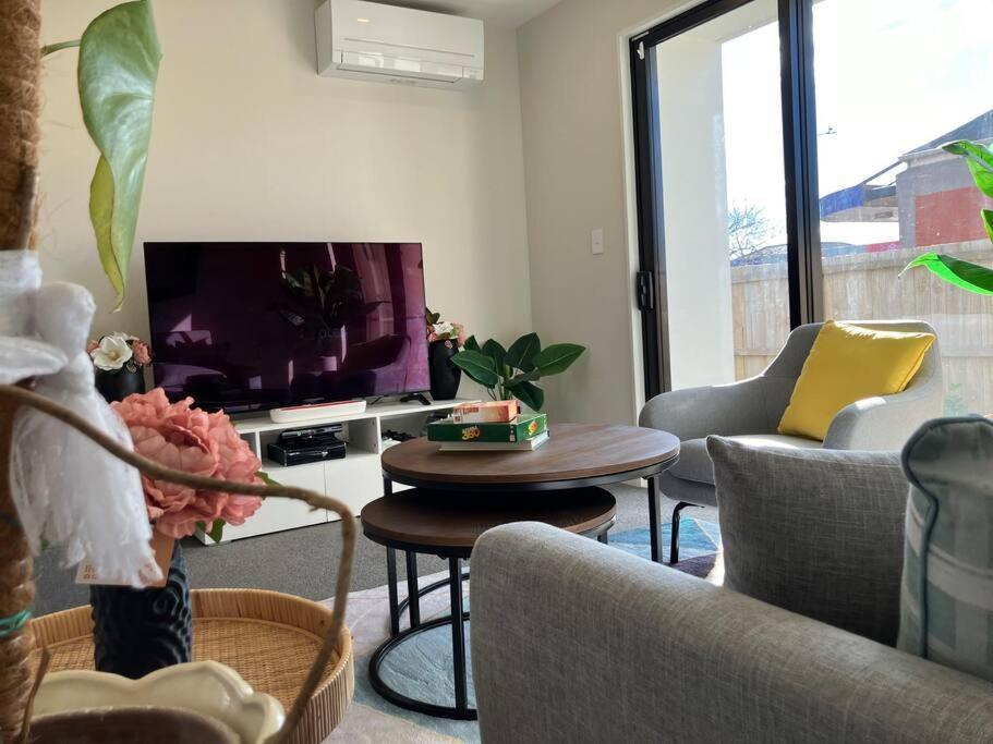 2-bedroom Ensuite, Close To City, Comfortable, Accessible With Own Parking * Christchurch