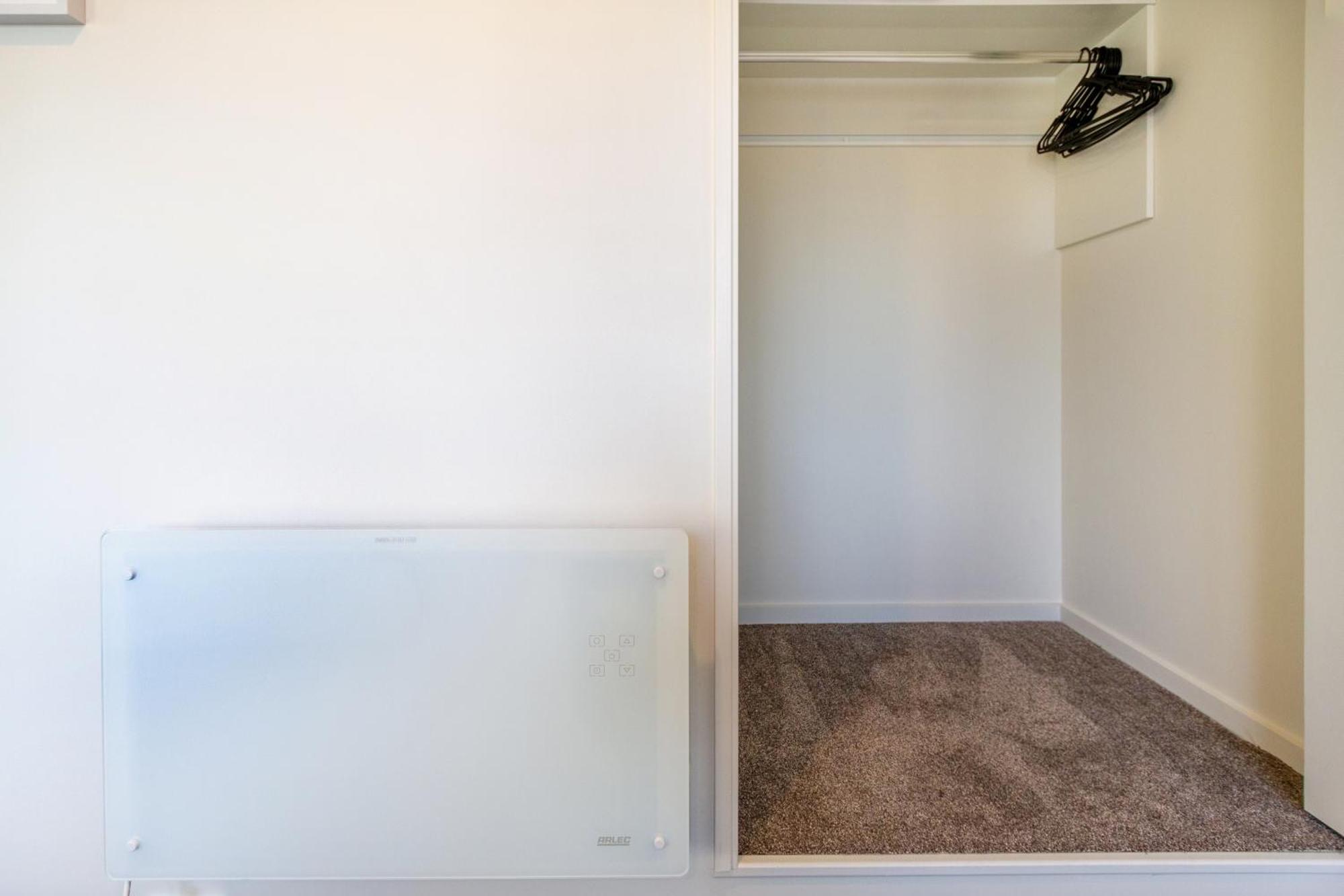 Apartment With Car Park, Sunny Deck & 65-inch Tv Christchurch