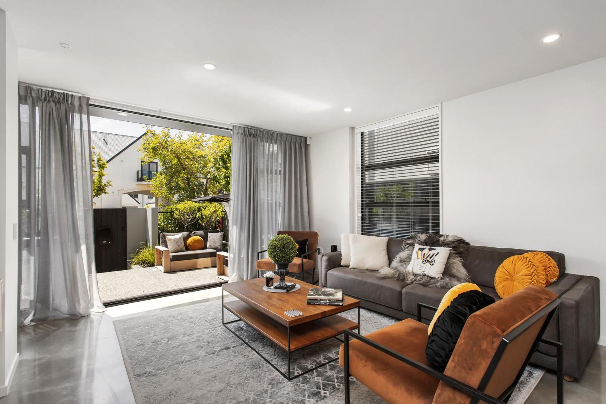 A Luxurious Retreat Sleeps 6 Apartment Christchurch
