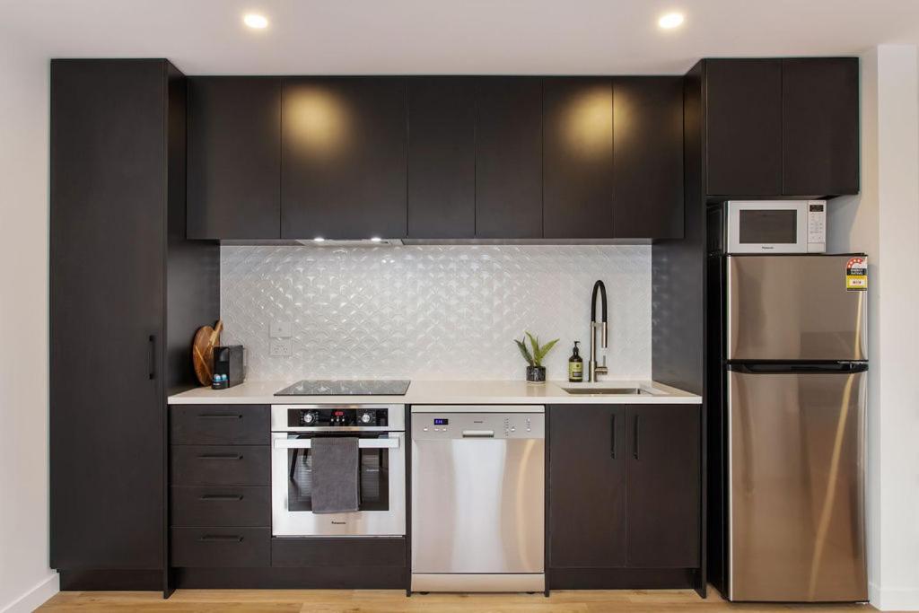 Quirky New Stylish Free Park Apartment Christchurch