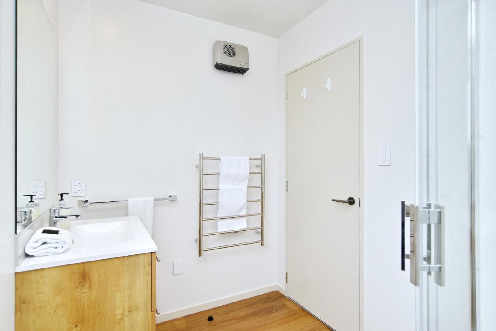 Broadbent Townhouse - Homes Holiday home Christchurch