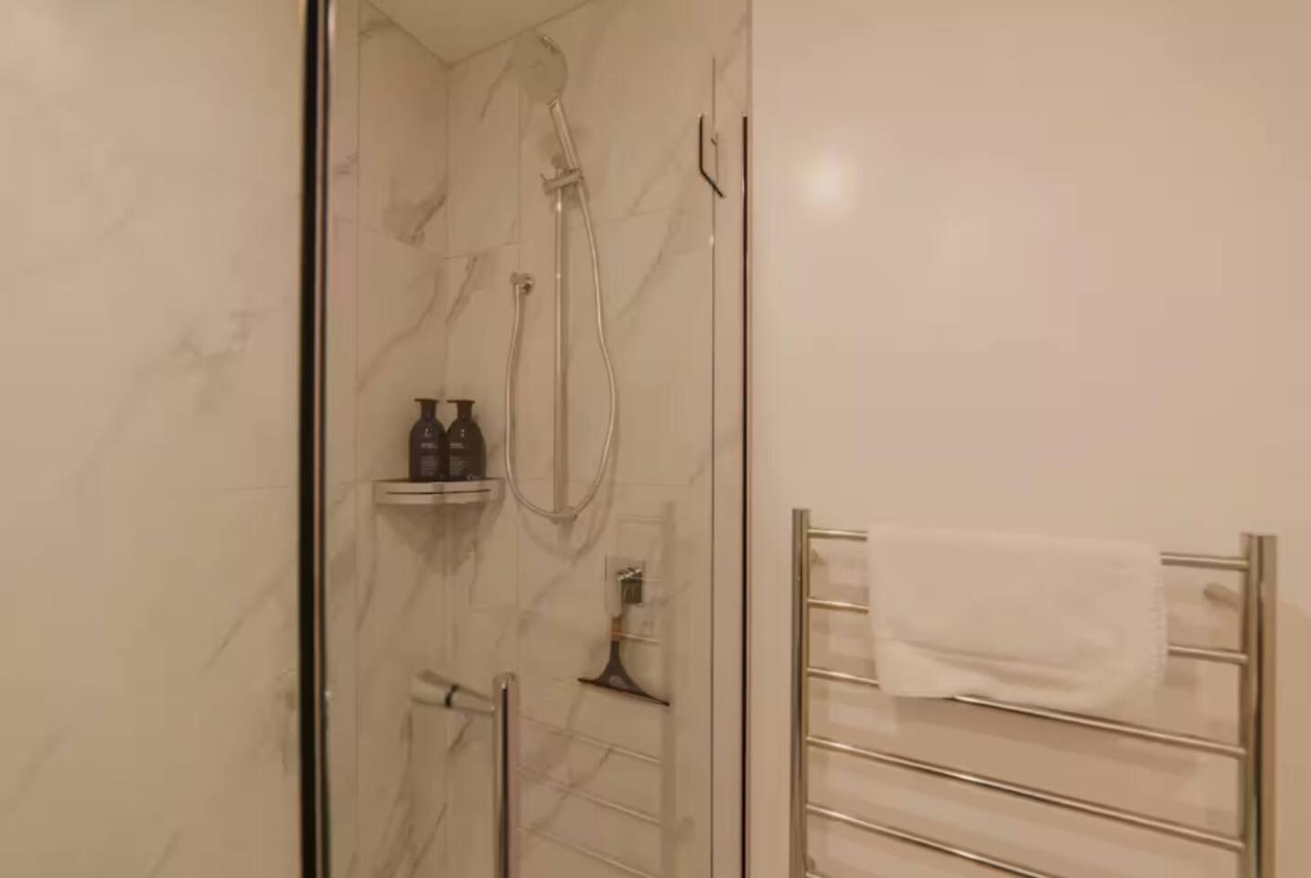 Cbd 6 - 2 Bed 2 Bath * Christchurch