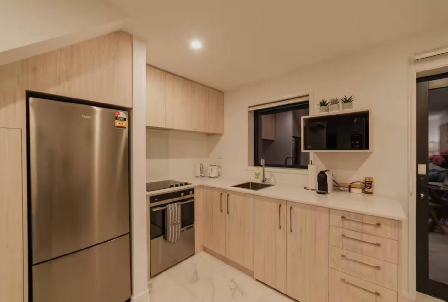 Cbd 6 - 2 Bed 2 Bath *