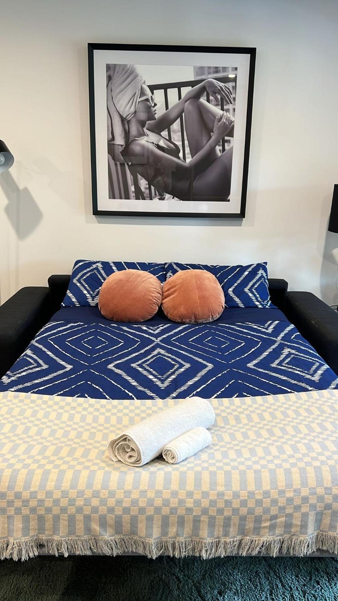 Cozy 1-bed With Park Views, Sleeps 4 * Christchurch