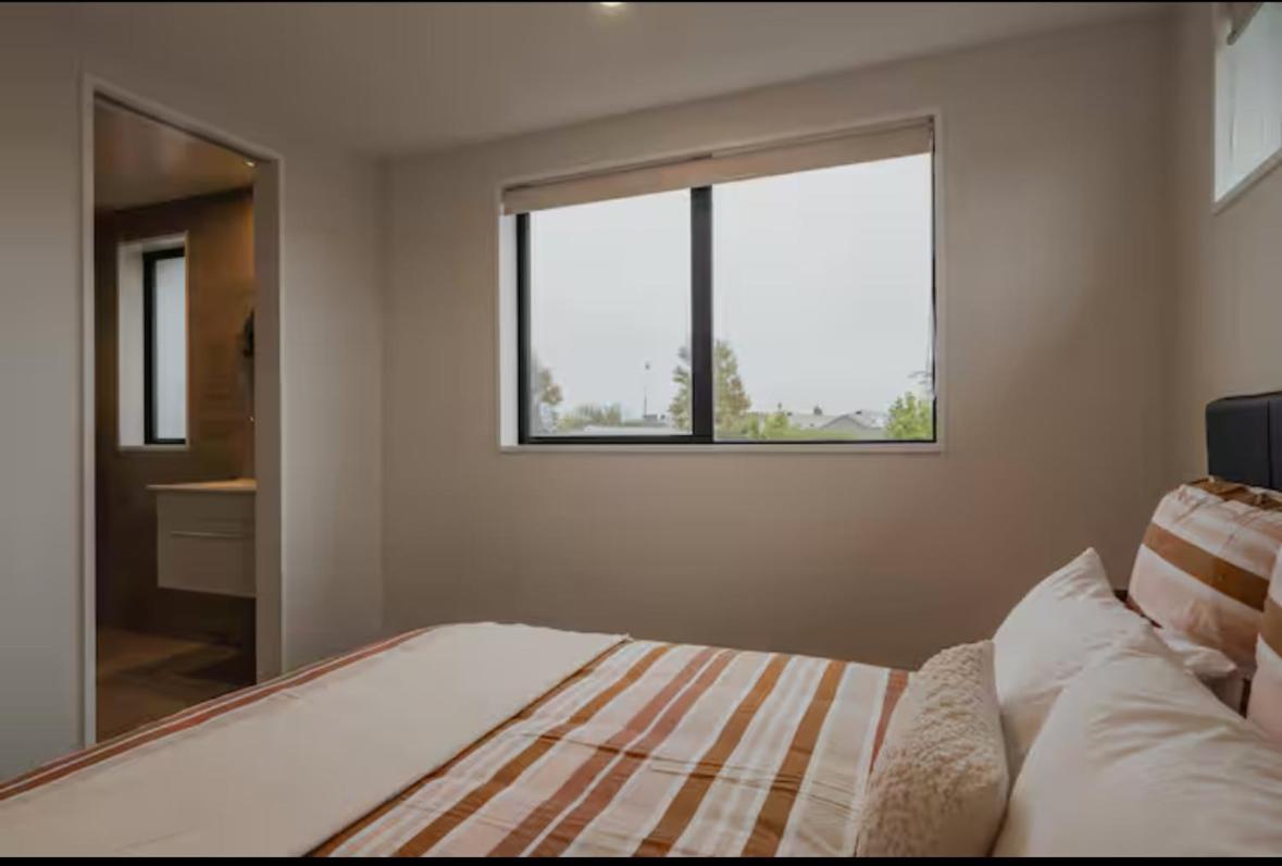 Travellers' Dream Steps From Shops And Close To Airport * Christchurch