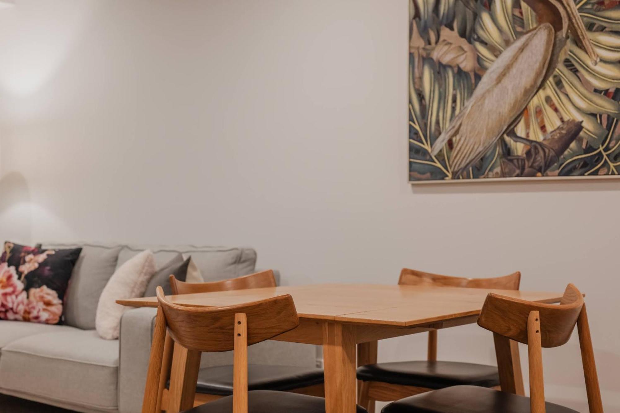 Convenient Pad - 2br Laundry Sleeps 5 *