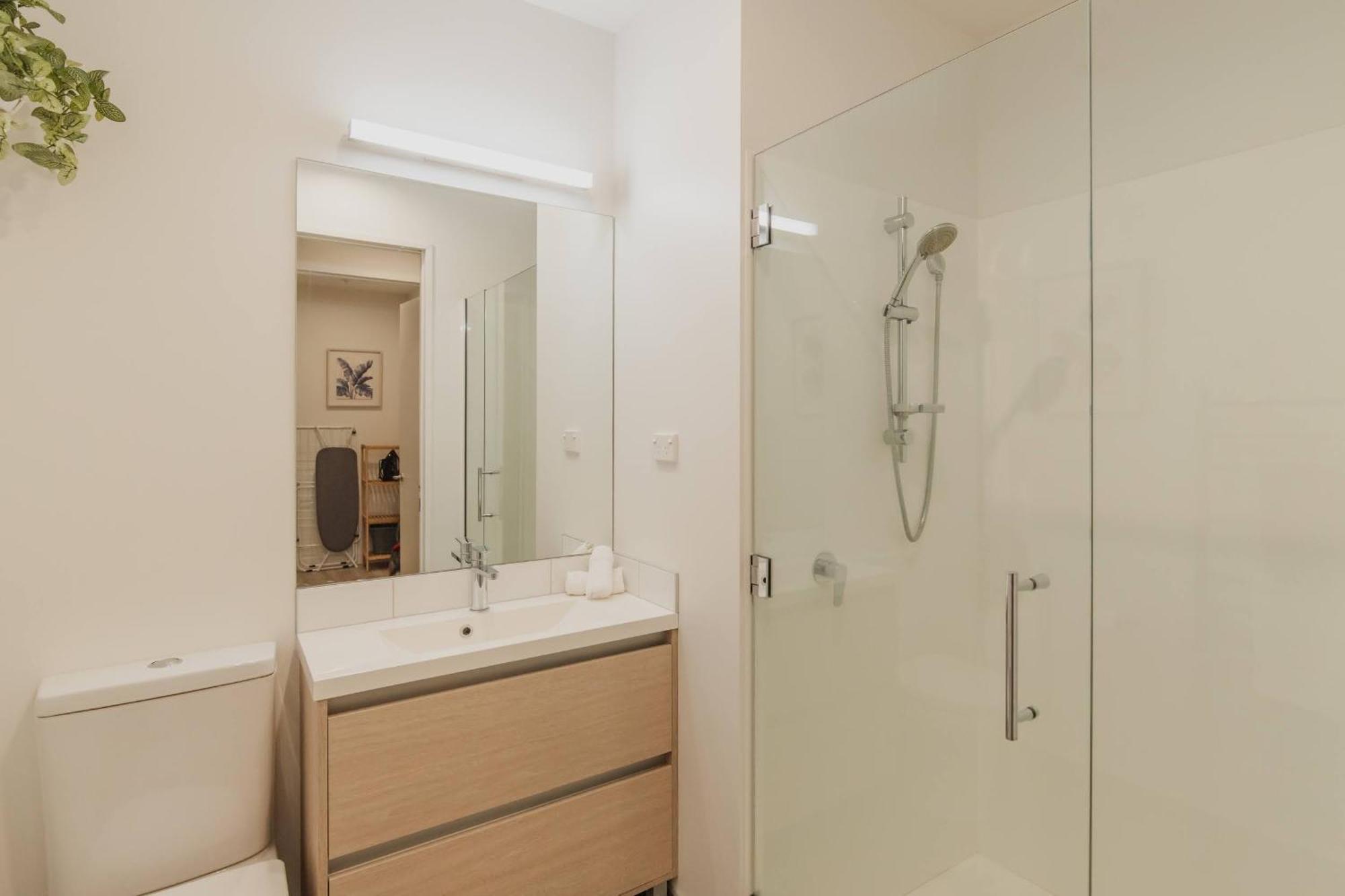 Convenient Pad - 2br Laundry Sleeps 5 Christchurch