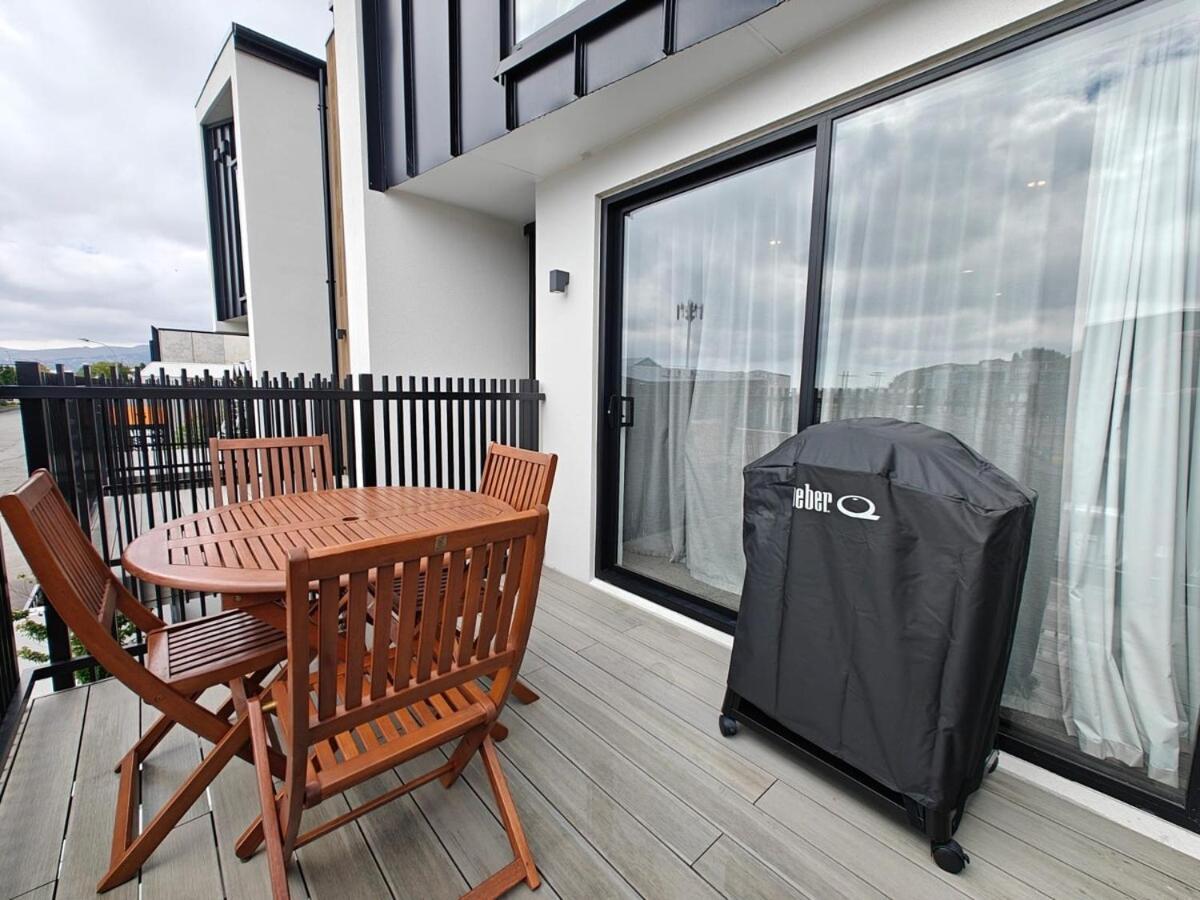 Luxury 3 Bed Townhouse By Hagley Park With Garage Holiday home Christchurch