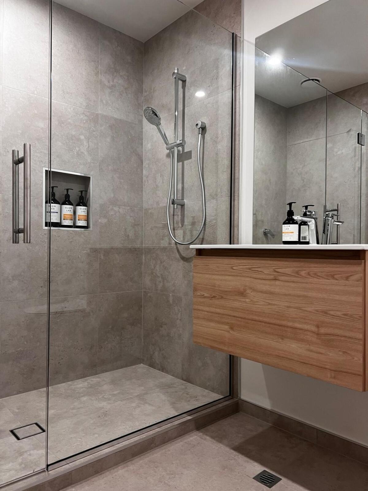Luxury Cbd 2bed2bath With Parking Near Parks Apartment *