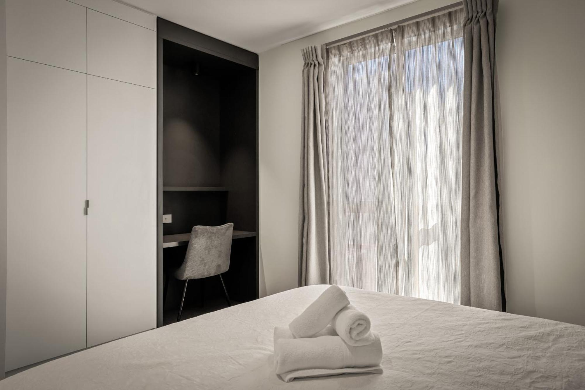 Modern Opposite North Hagley Park & Casino Aparthotel