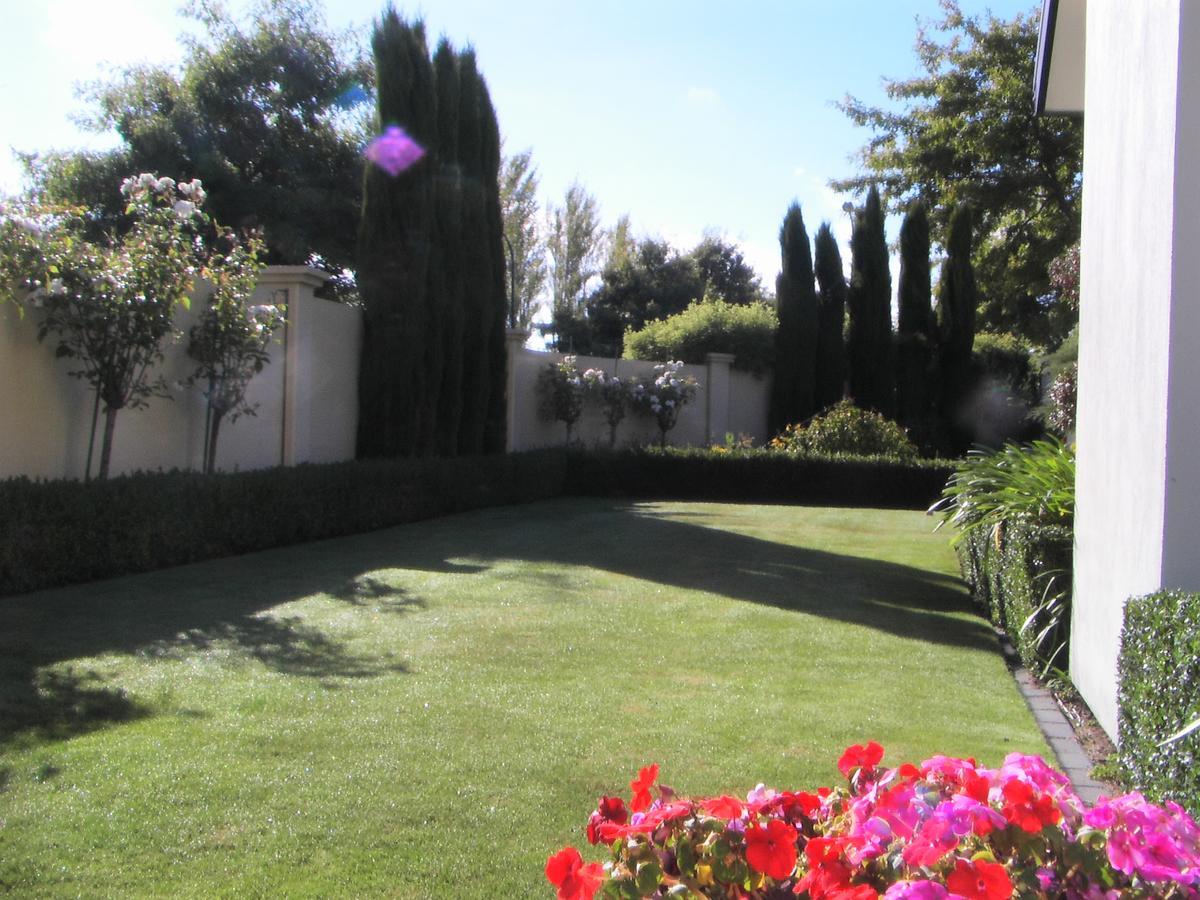 The White House 4* Christchurch