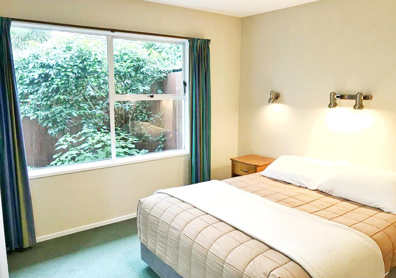 Hagley Park 3*