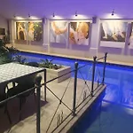 Bond Estate Luxury Accommodation