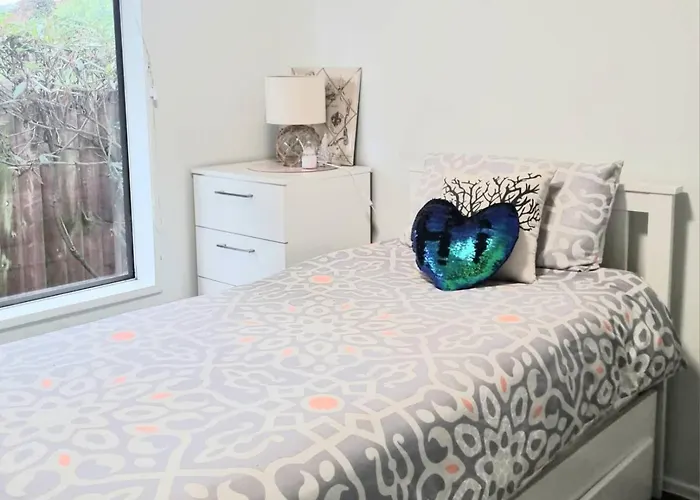 Cozy Room Near Christchurch Airport