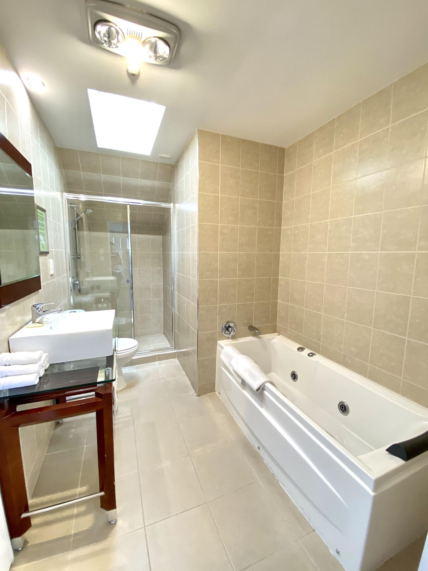Alpha With Spa-bath 4* Christchurch