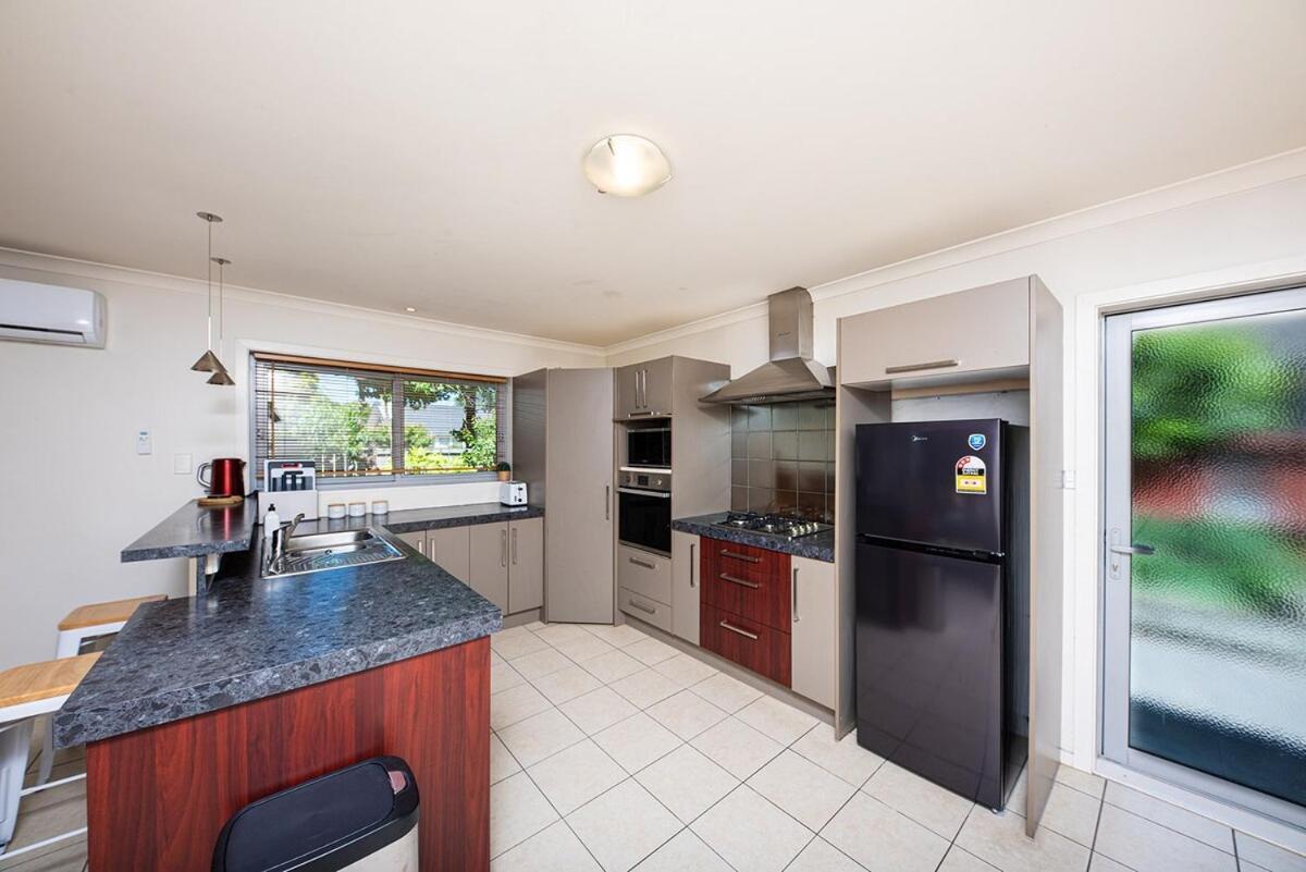 Spacious And Tranquil 4 Bed House Near Uc Holiday home *
