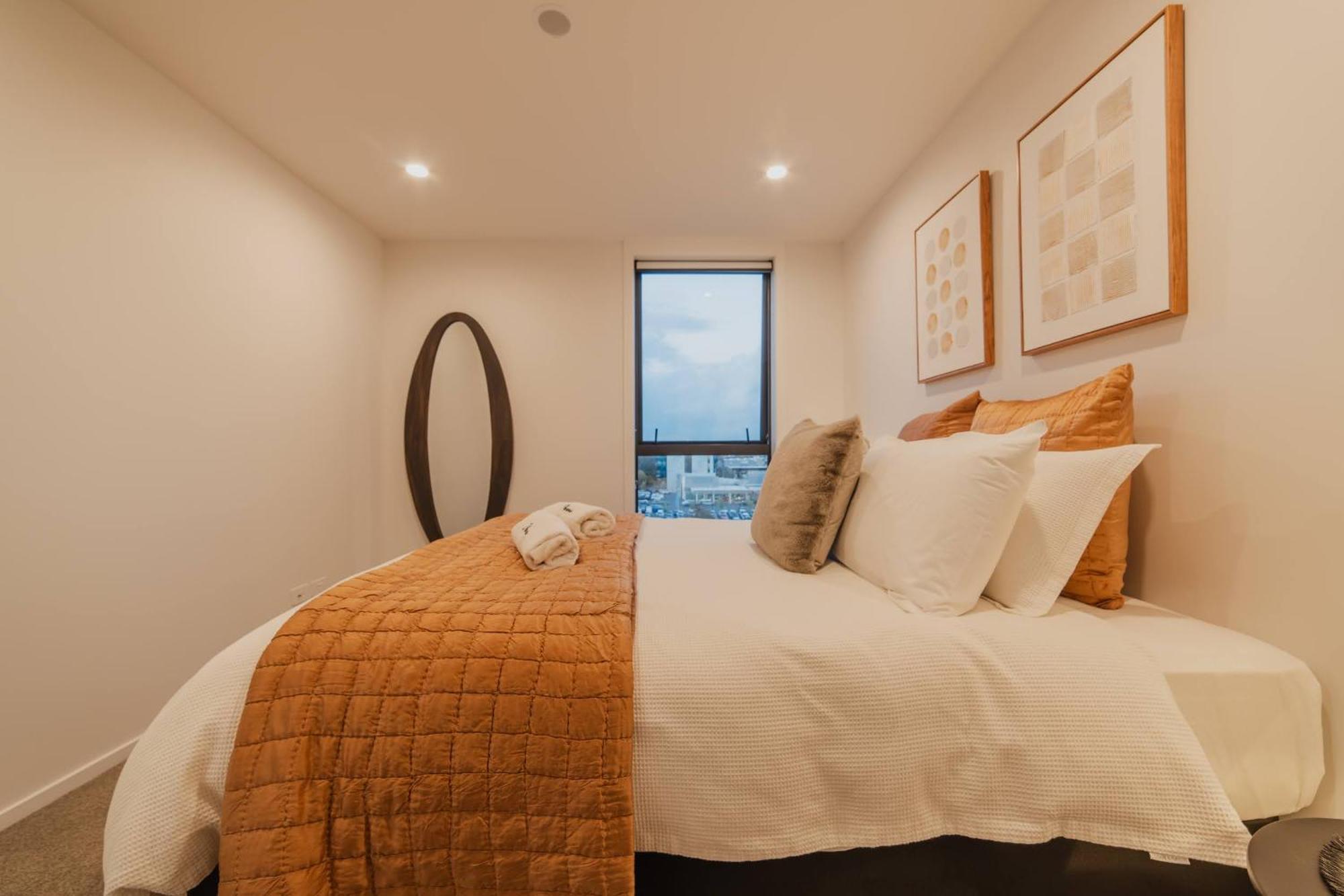 1br - Balcony Kitchen & Bath Apartment Christchurch