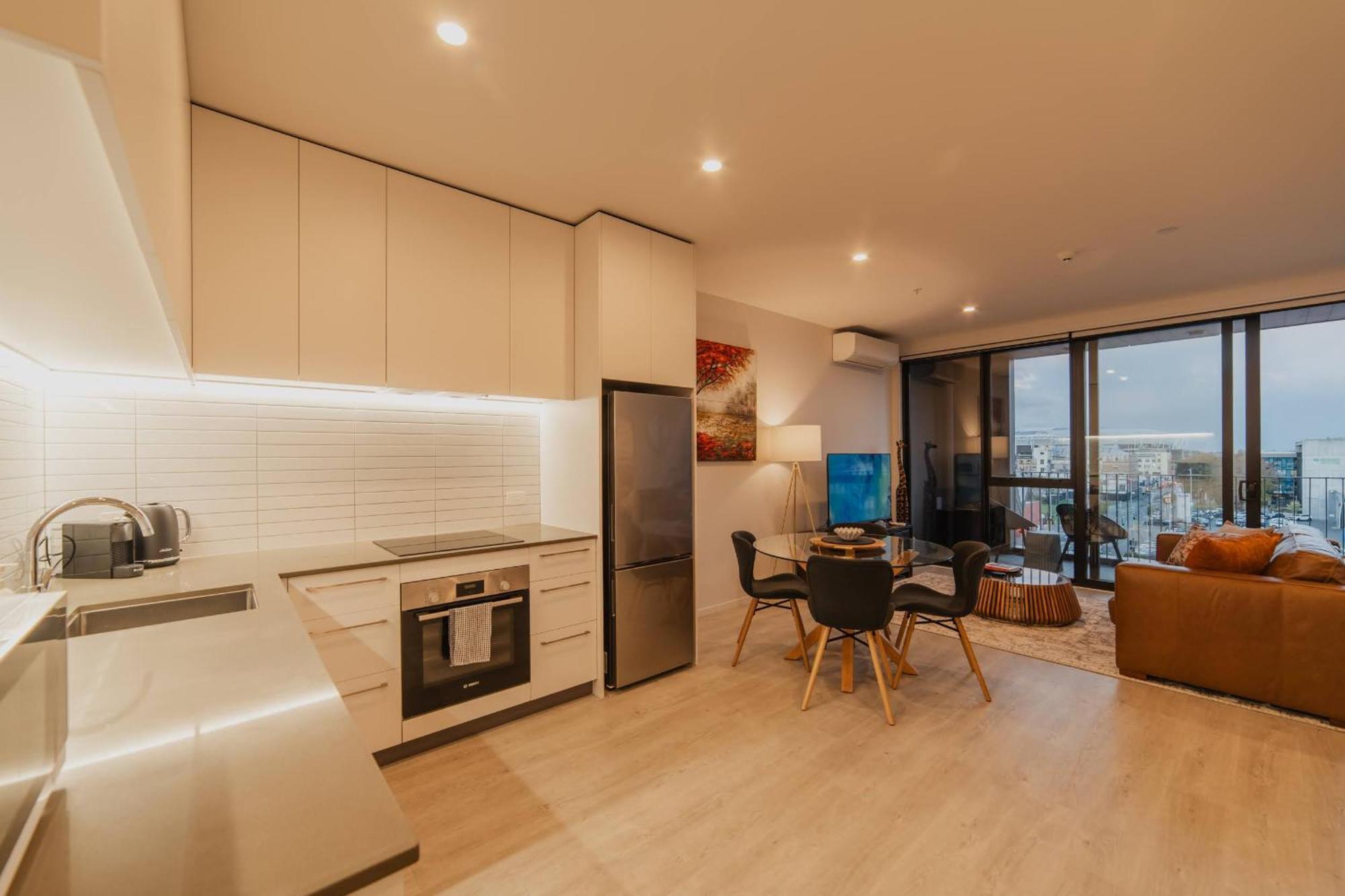 1br - Balcony Kitchen & Bath * Christchurch