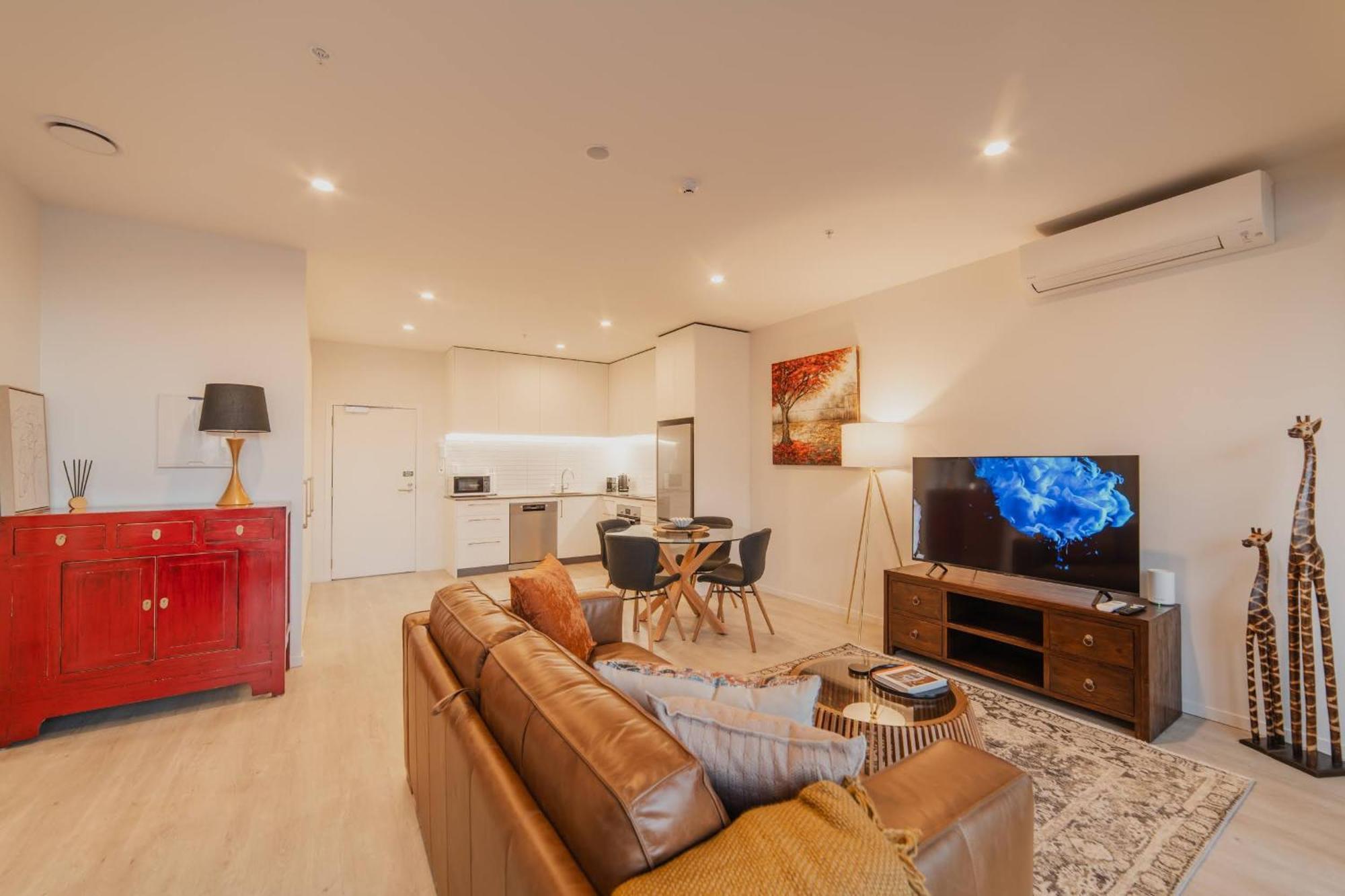1br - Balcony Kitchen & Bath *