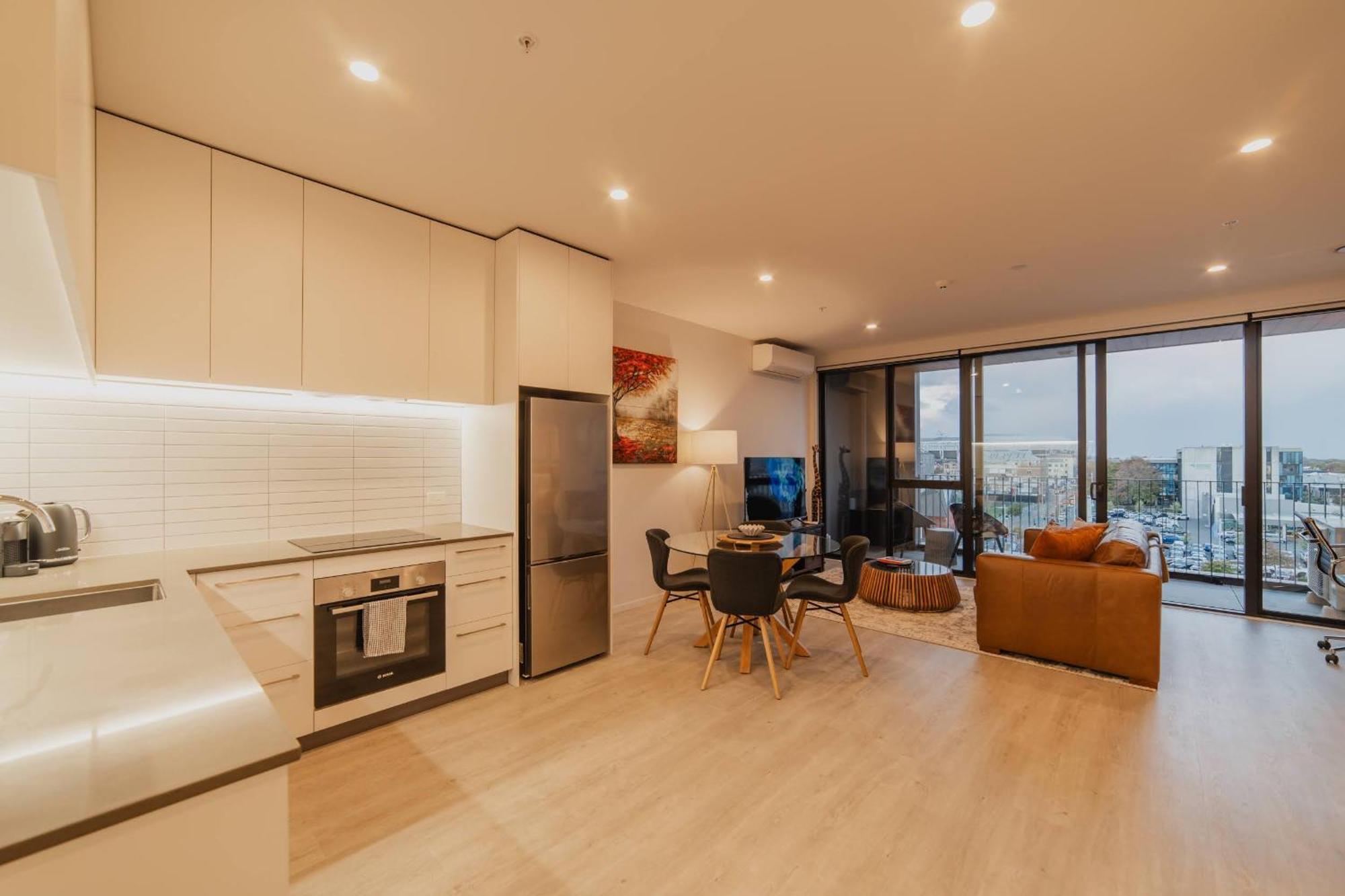 1br - Balcony Kitchen & Bath Apartment