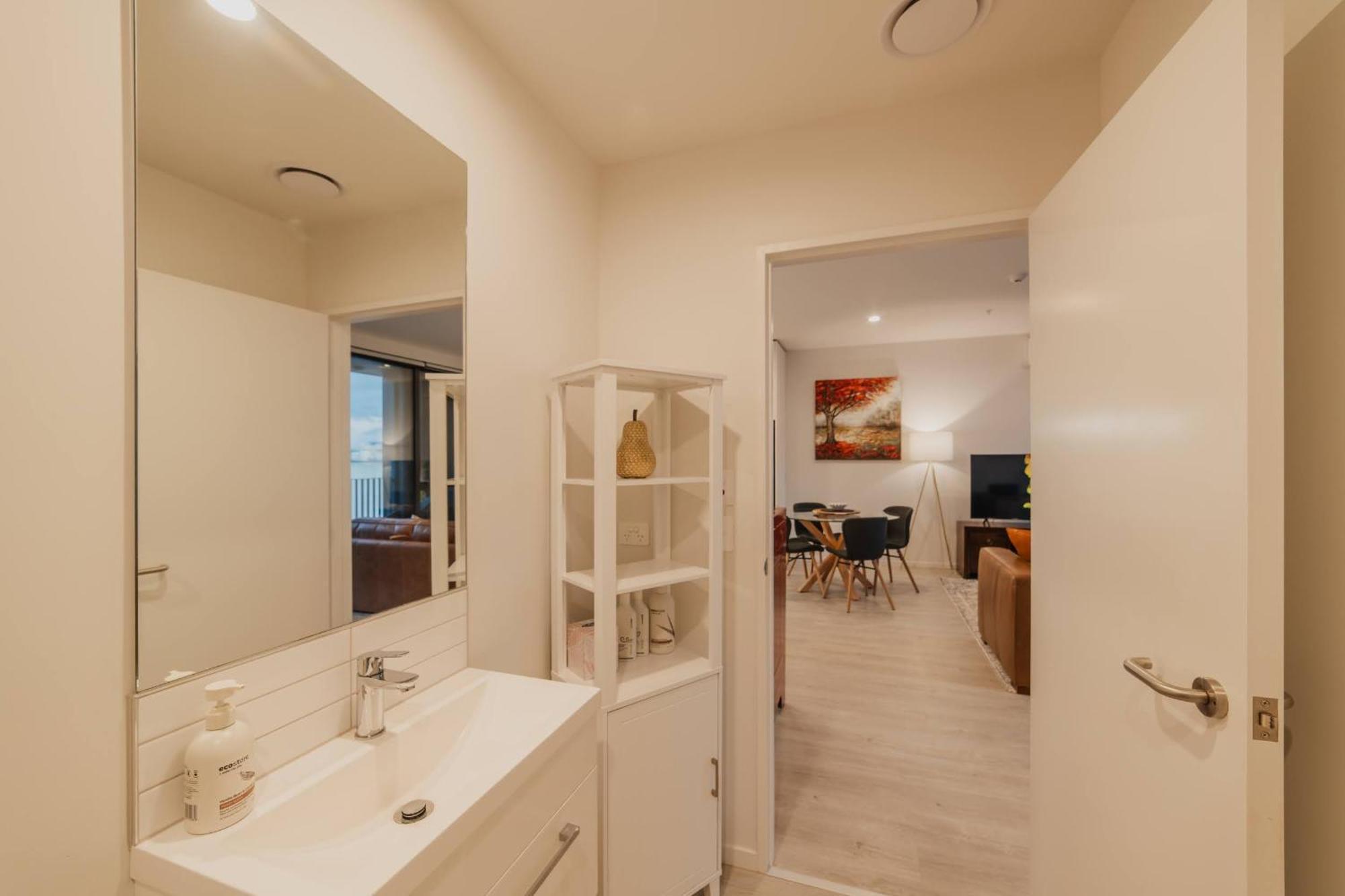 1br - Balcony Kitchen & Bath