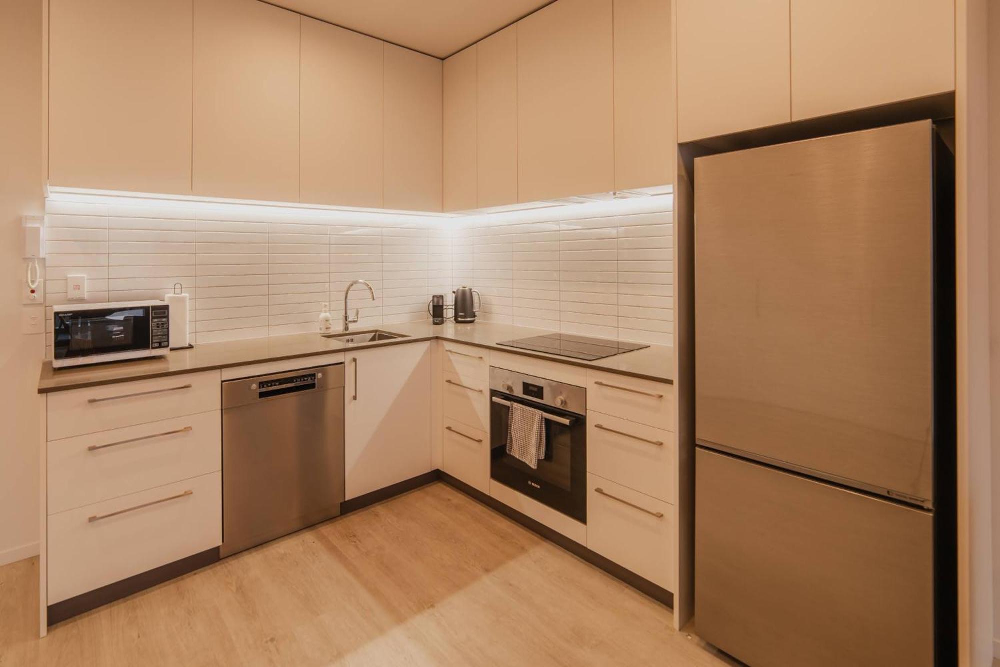 Apartment 1br - Balcony Kitchen & Bath