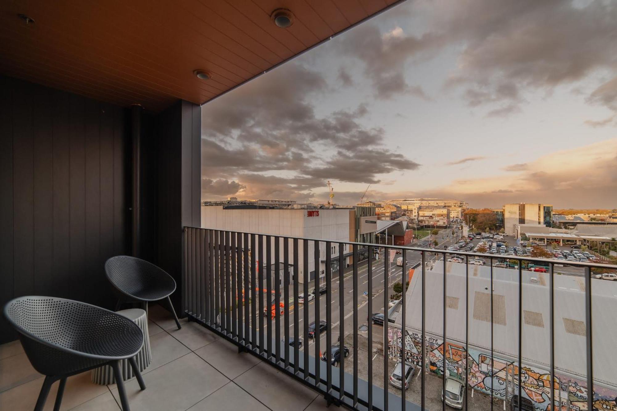 1br - Balcony Kitchen & Bath * Christchurch