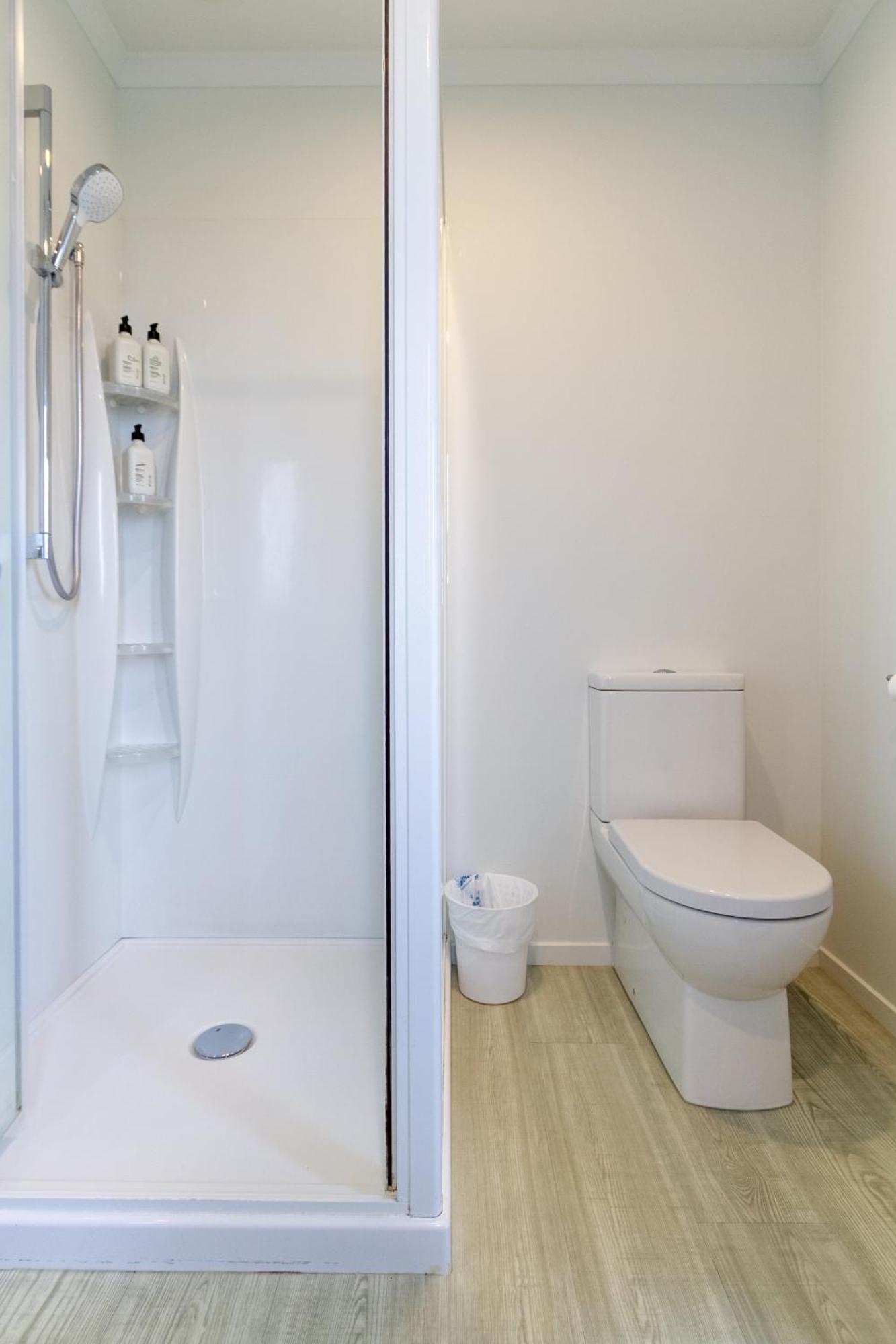 Bath & Beyond, Tippet Place With Garage Sleeps 8 Apartment *