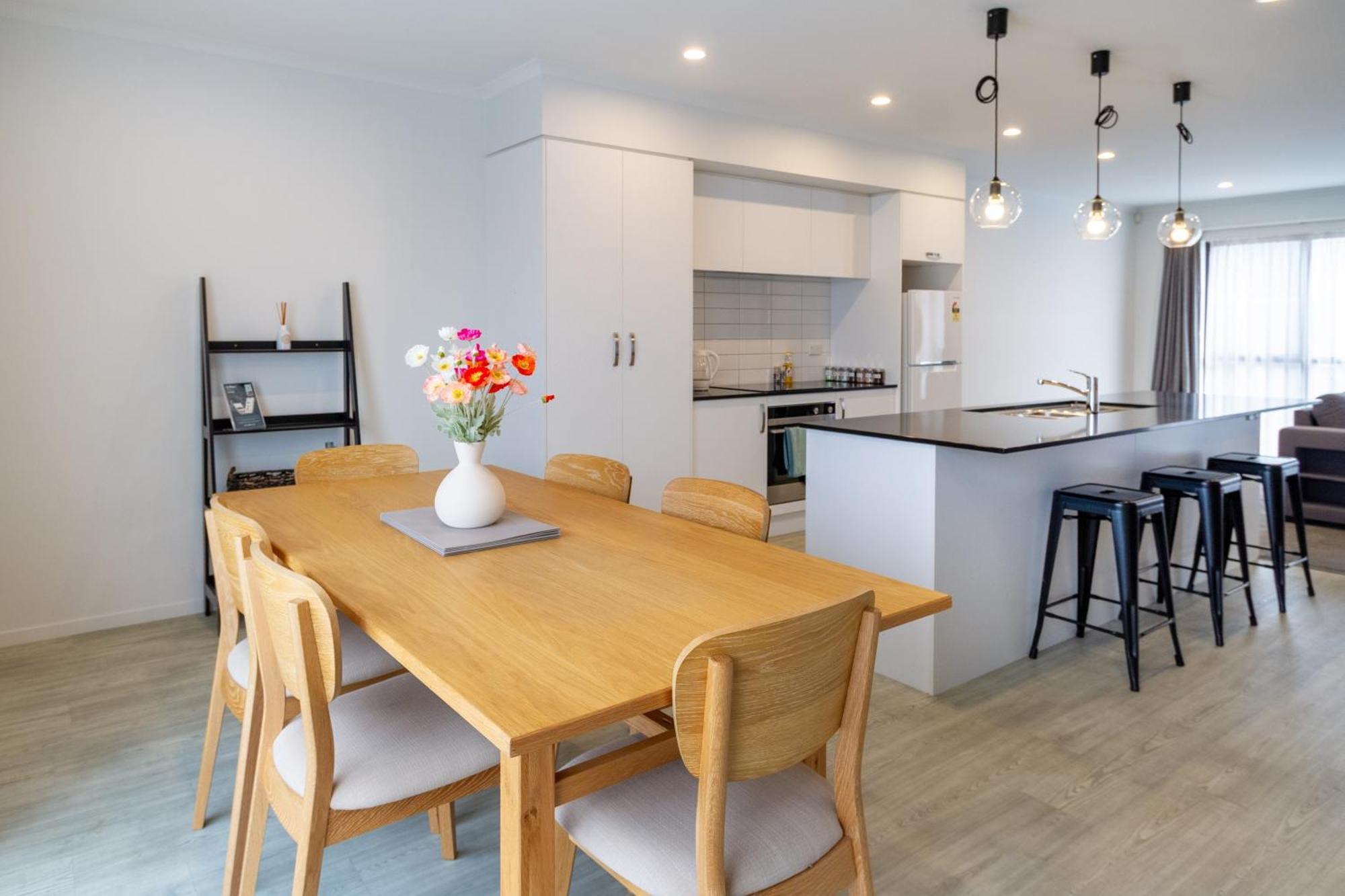 Apartment Bath & Beyond, Tippet Place With Garage Sleeps 8 Christchurch