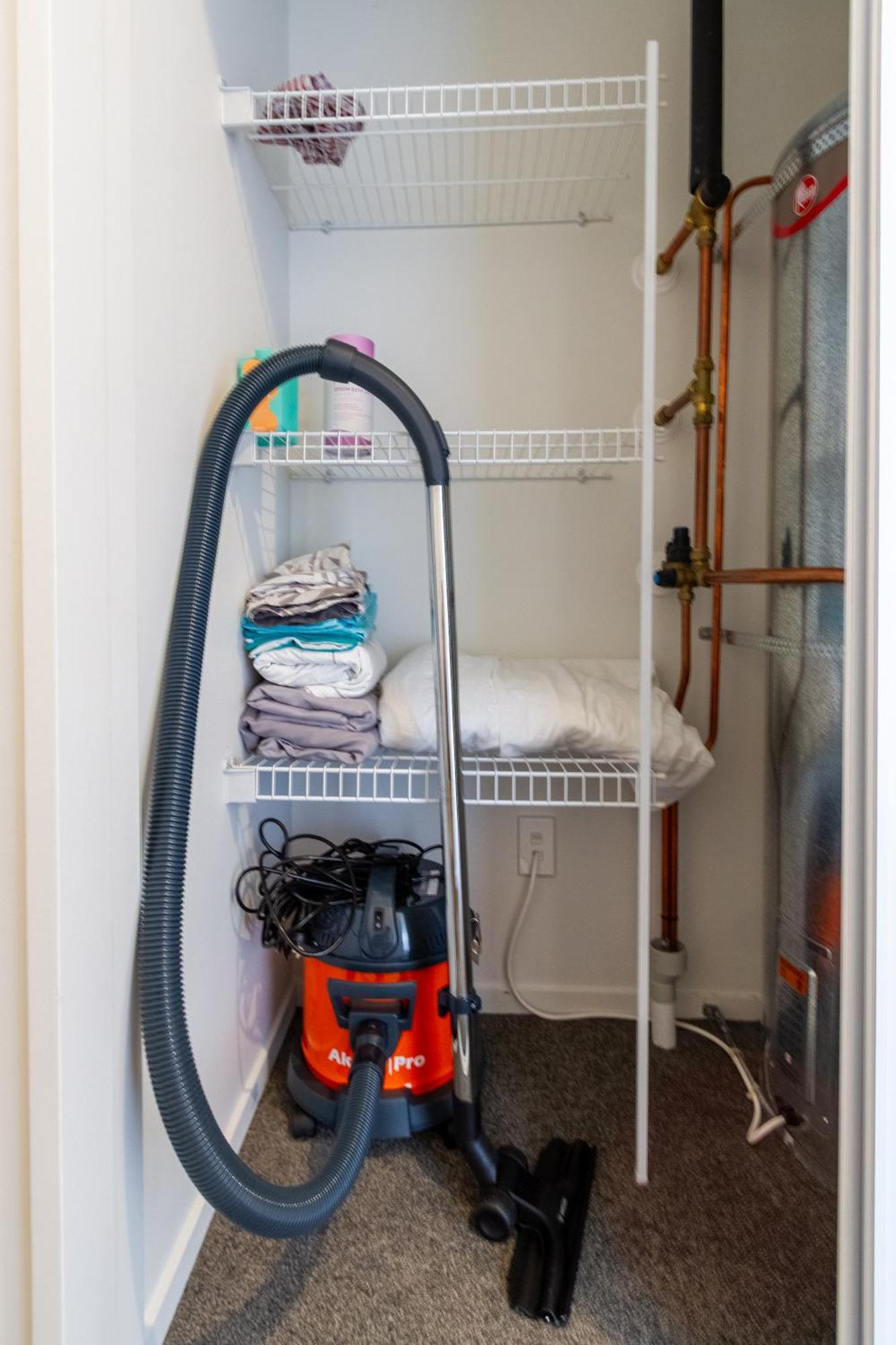 Apartment Bath & Beyond, Tippet Place With Garage Sleeps 8