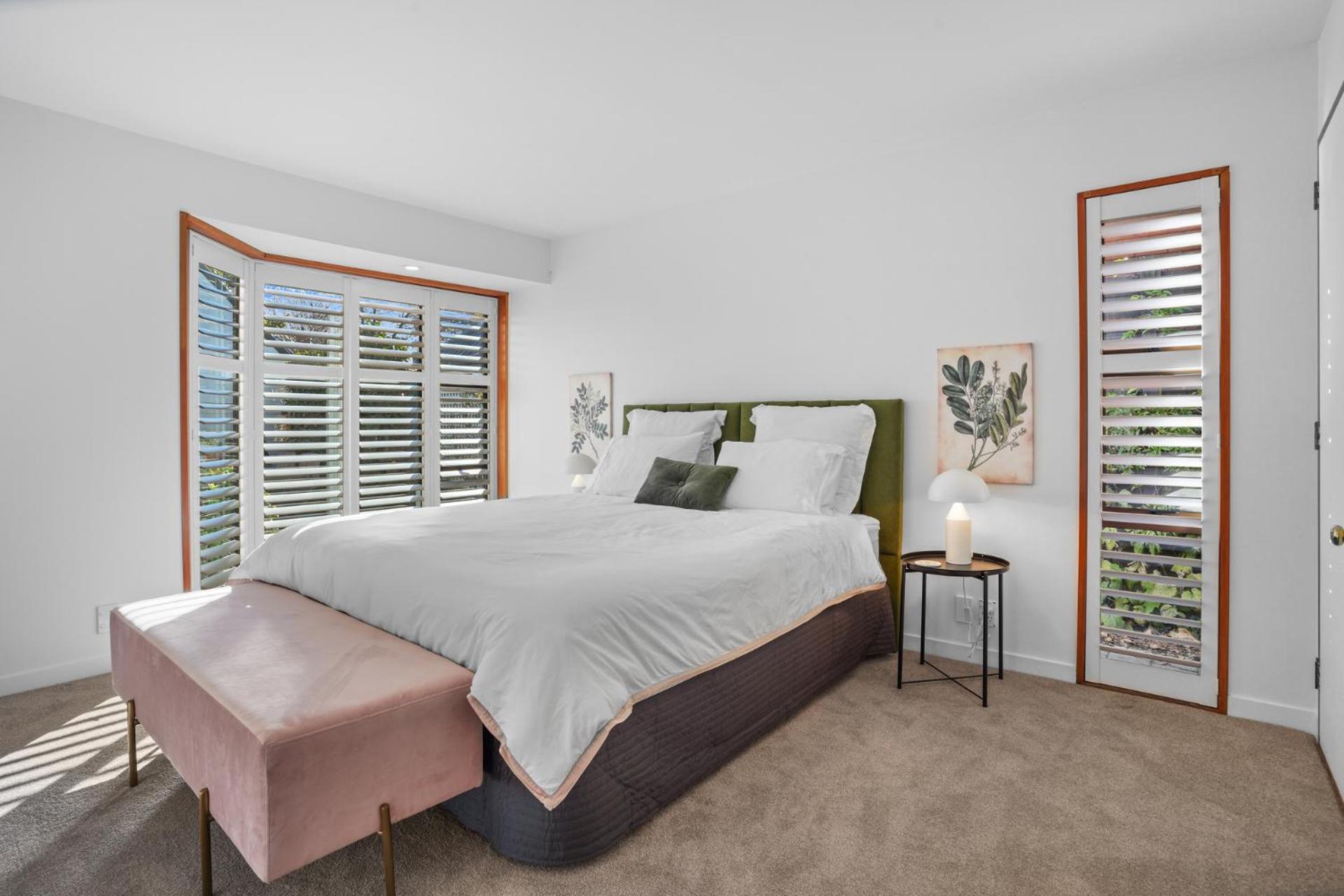 Stylish Fendalton Townhouse - Prime Location Holiday home *