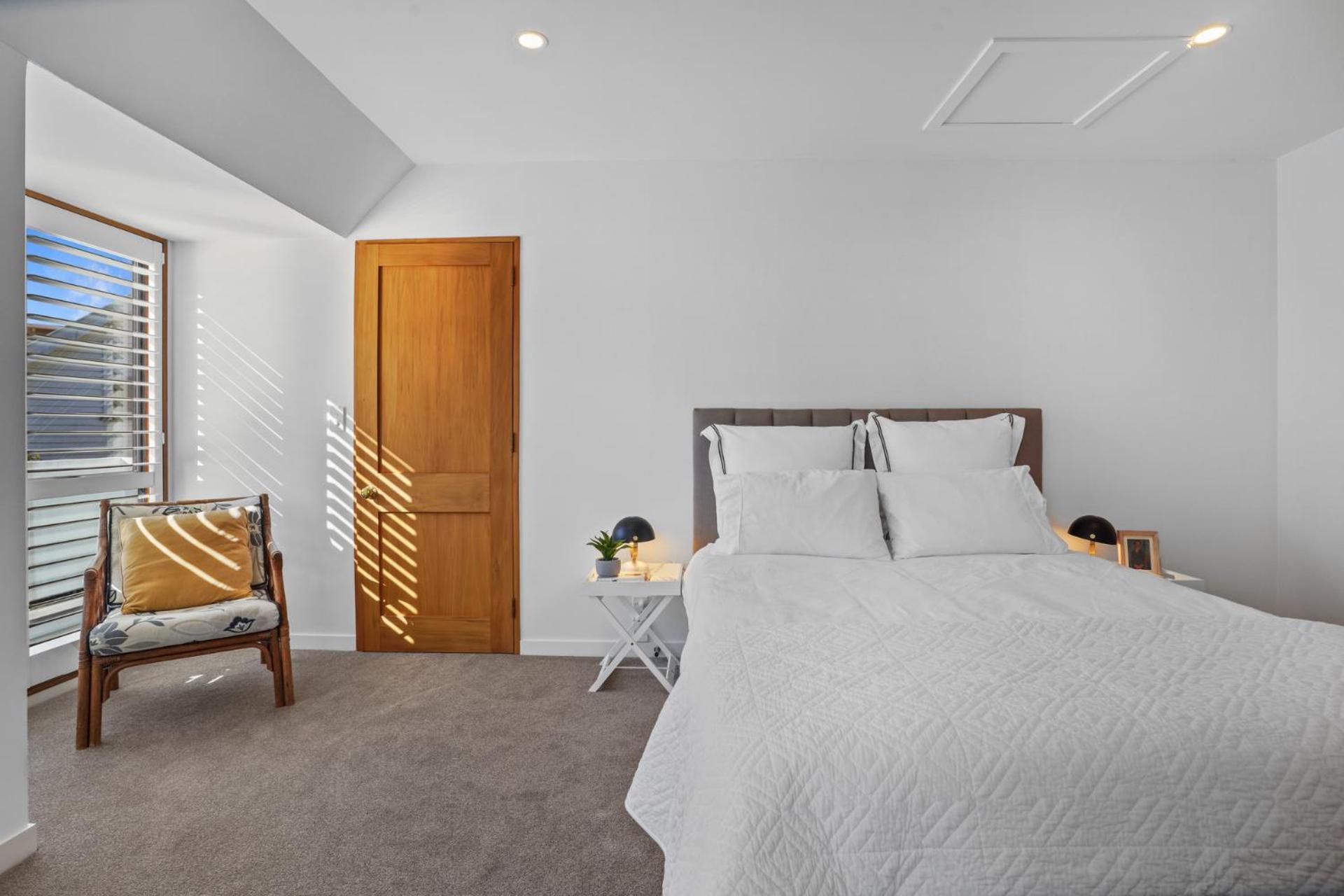 Stylish Fendalton Townhouse - Prime Location