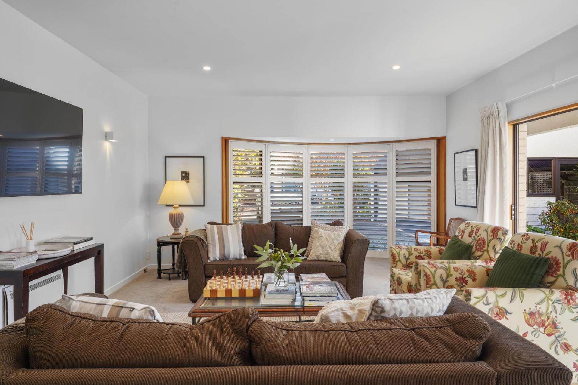 Stylish Fendalton Townhouse - Prime Location Holiday home Christchurch