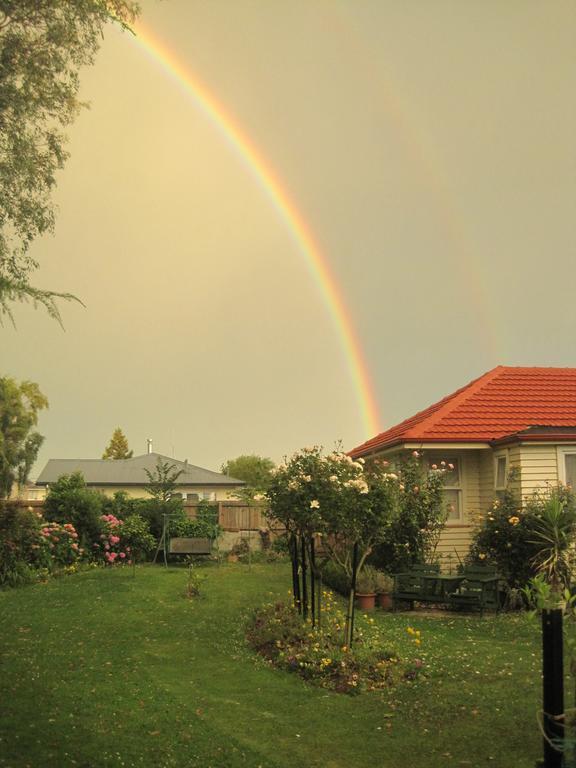 Canterbury House Backpackers *