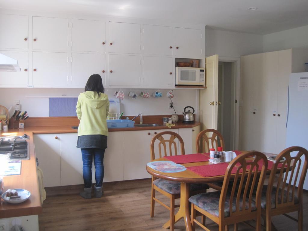 Canterbury House Backpackers *